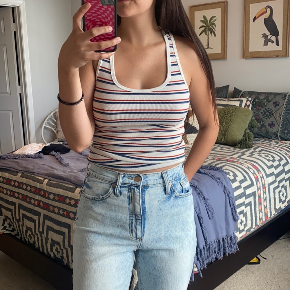 Universal threads tank